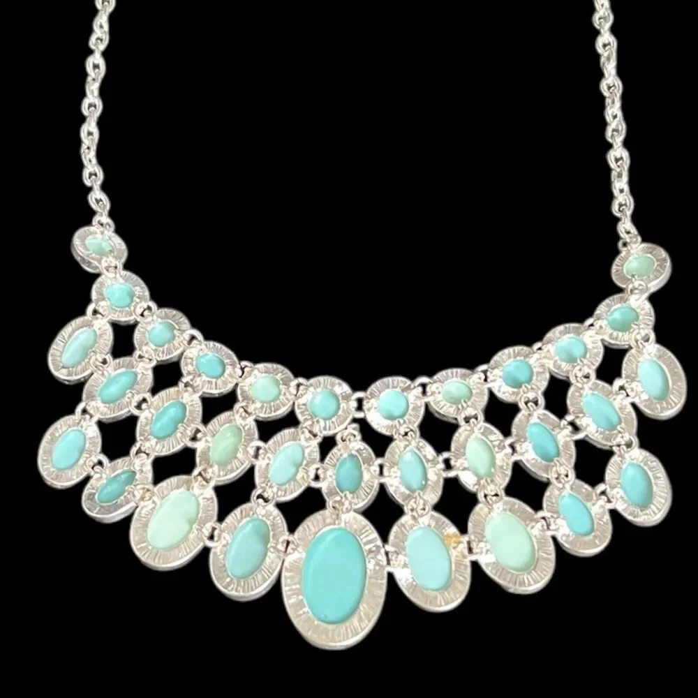 Francesca’s Faux Acrylic Turquoise Blue Silver Tone Chain Fashion Necklace 17